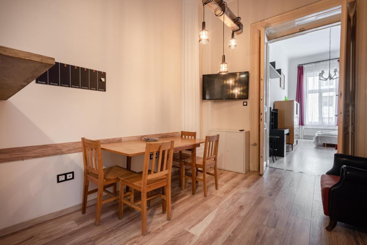 Retro Rebel Mode Apartment Budapest Ngoại thất bức ảnh